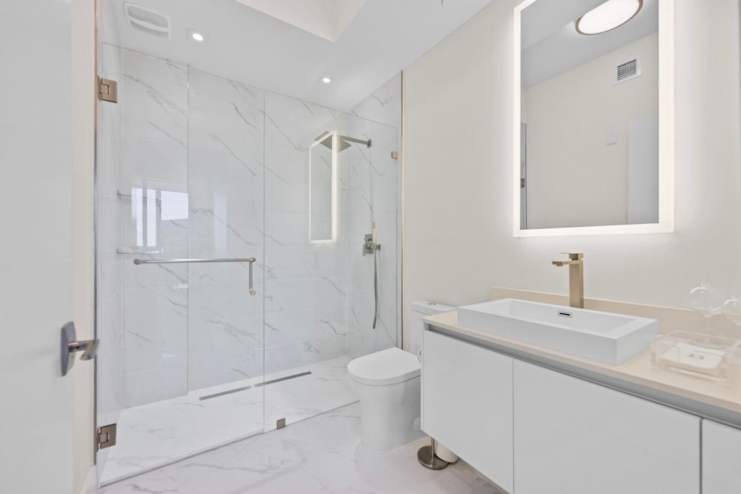 For Sale: $2,495,000 (2 beds, 2 baths, 1465 Square Feet)