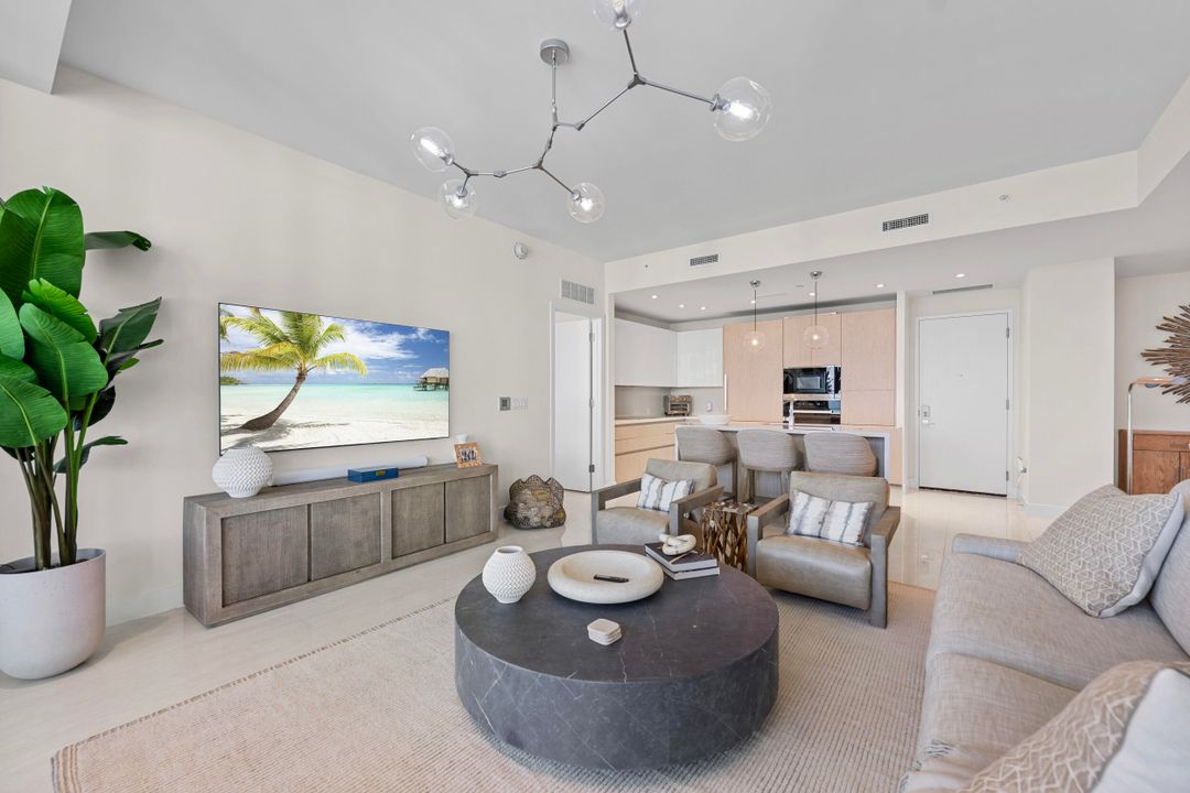 For Sale: $2,495,000 (2 beds, 2 baths, 1465 Square Feet)