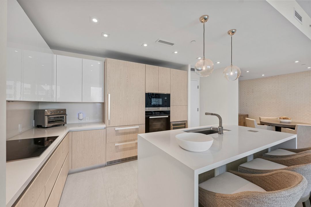 For Sale: $2,495,000 (2 beds, 2 baths, 1465 Square Feet)