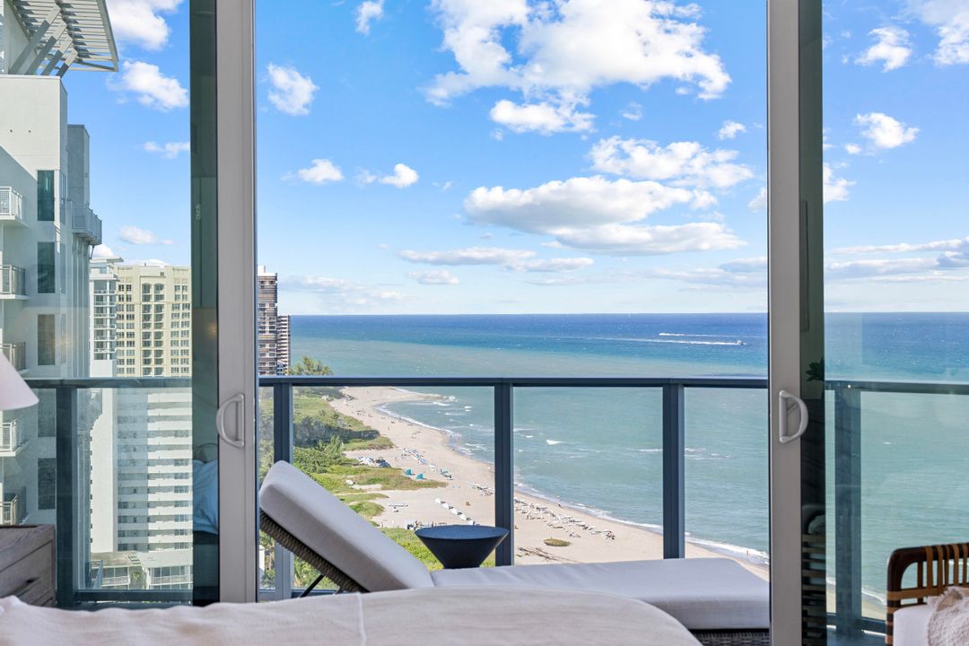 For Sale: $2,495,000 (2 beds, 2 baths, 1465 Square Feet)