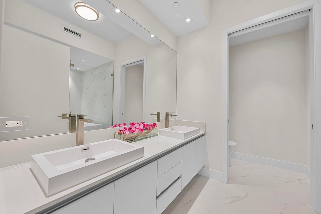 For Sale: $2,495,000 (2 beds, 2 baths, 1465 Square Feet)