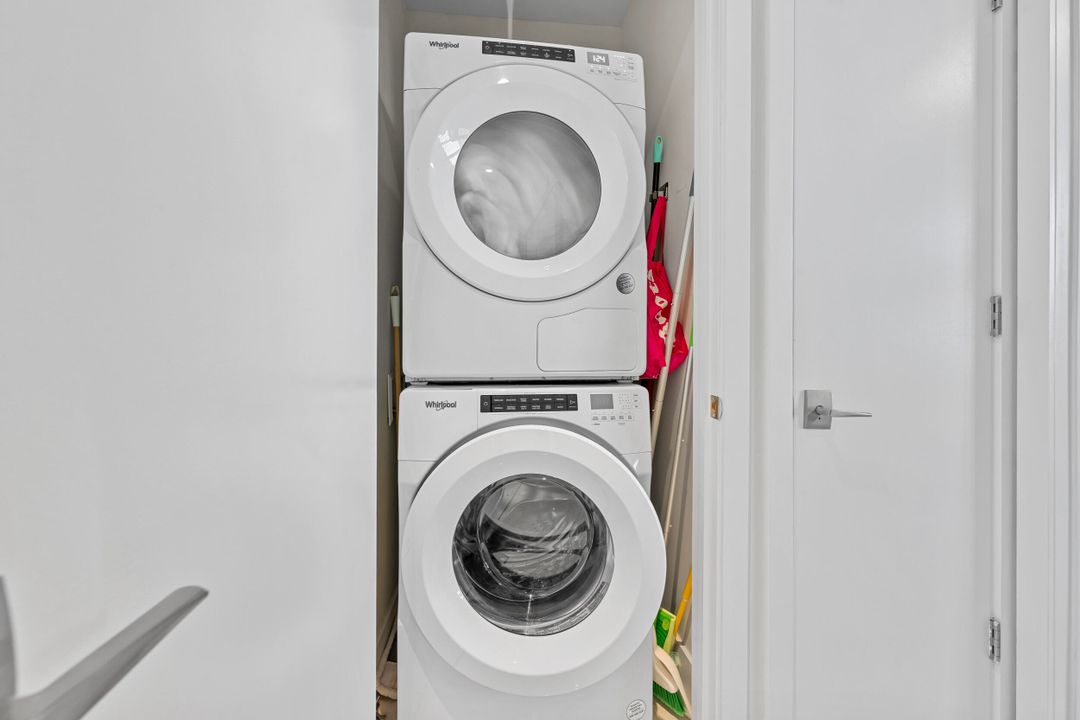 For Sale: $2,495,000 (2 beds, 2 baths, 1465 Square Feet)