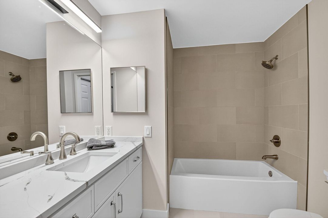 Active With Contract: $3,450 (2 beds, 2 baths, 1120 Square Feet)