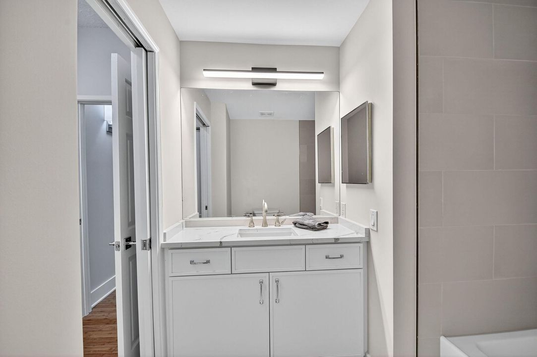 Active With Contract: $3,450 (2 beds, 2 baths, 1120 Square Feet)