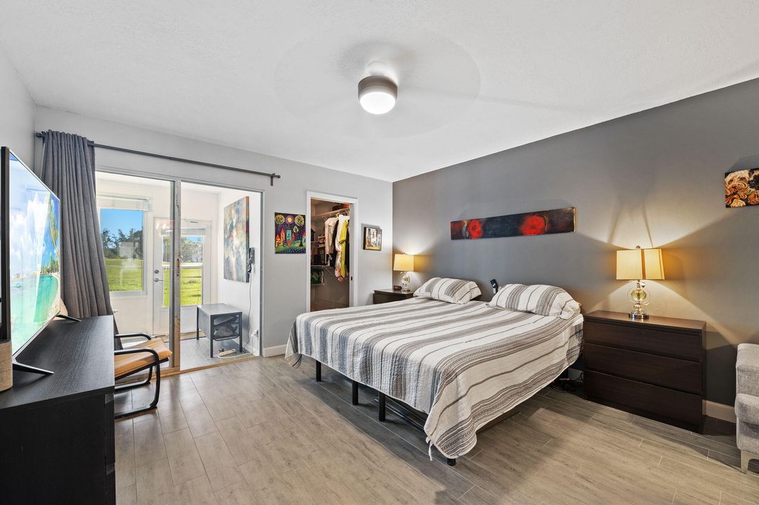 For Sale: $215,000 (2 beds, 2 baths, 1240 Square Feet)