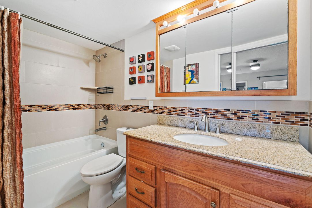 For Sale: $215,000 (2 beds, 2 baths, 1240 Square Feet)