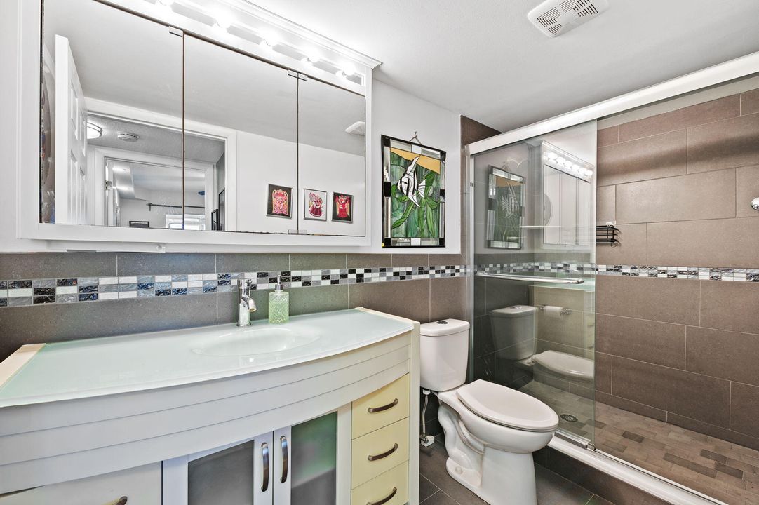 For Sale: $215,000 (2 beds, 2 baths, 1240 Square Feet)