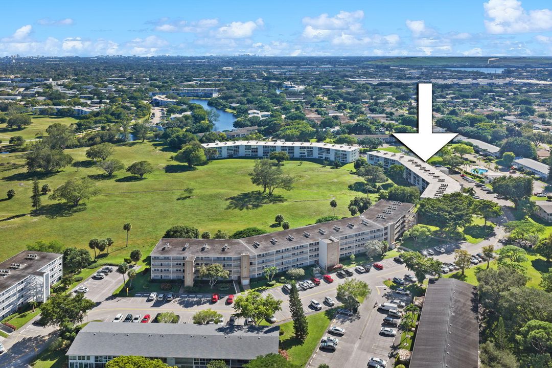 For Sale: $215,000 (2 beds, 2 baths, 1240 Square Feet)