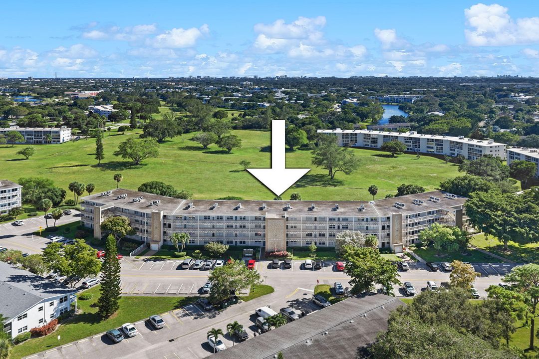 For Sale: $215,000 (2 beds, 2 baths, 1240 Square Feet)