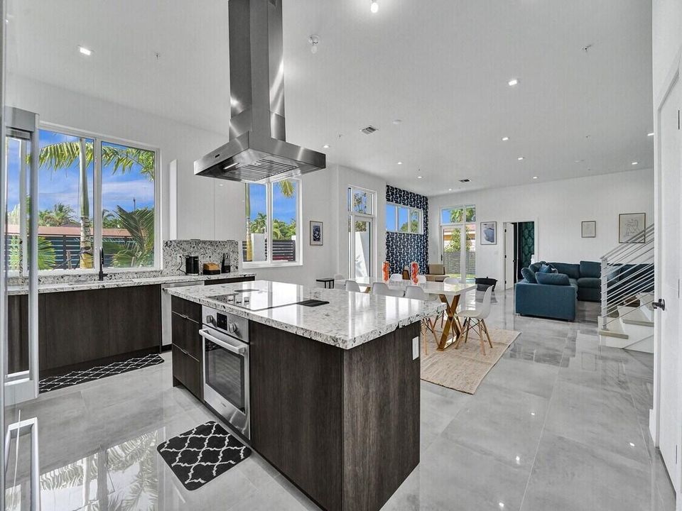 En Venta: $1,399,000 (4 camas, 3 baños, 2405 Pies cuadrados)