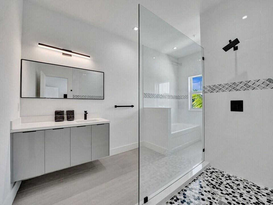 En Venta: $1,399,000 (4 camas, 3 baños, 2405 Pies cuadrados)