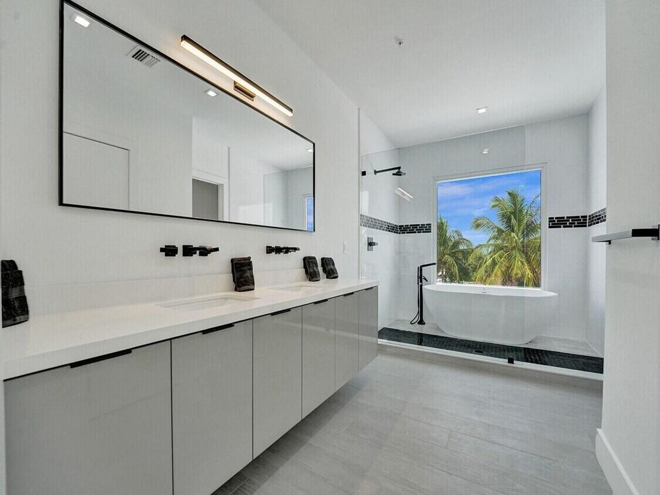 En Venta: $1,399,000 (4 camas, 3 baños, 2405 Pies cuadrados)