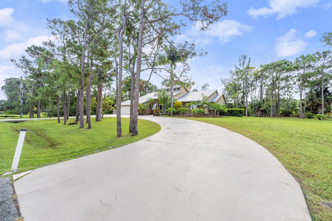 For Sale: $729,000 (3 beds, 2 baths, 2782 Square Feet)