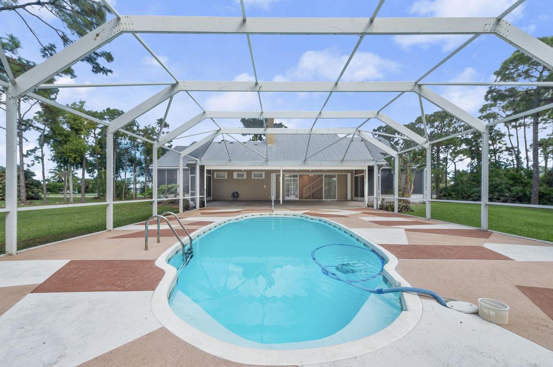 For Sale: $729,000 (3 beds, 2 baths, 2782 Square Feet)