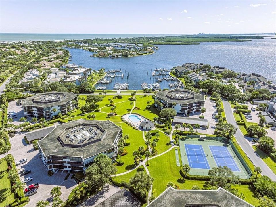 For Rent: $3,400 (2 beds, 2 baths, 1900 Square Feet)