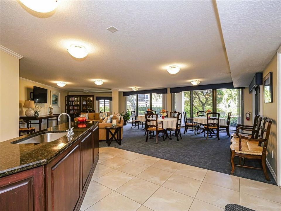 For Rent: $3,400 (2 beds, 2 baths, 1900 Square Feet)