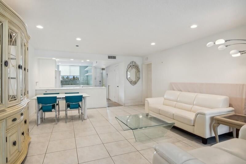 待售: $199,000 (3 贝兹, 2 浴室, 1464 平方英尺)