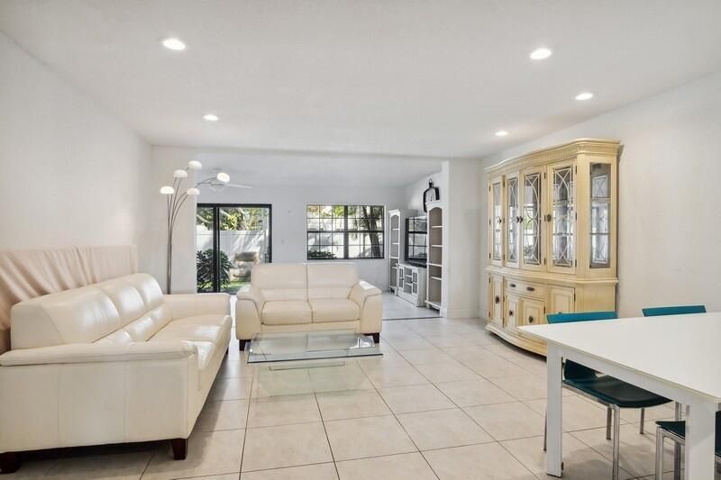 待售: $199,000 (3 贝兹, 2 浴室, 1464 平方英尺)