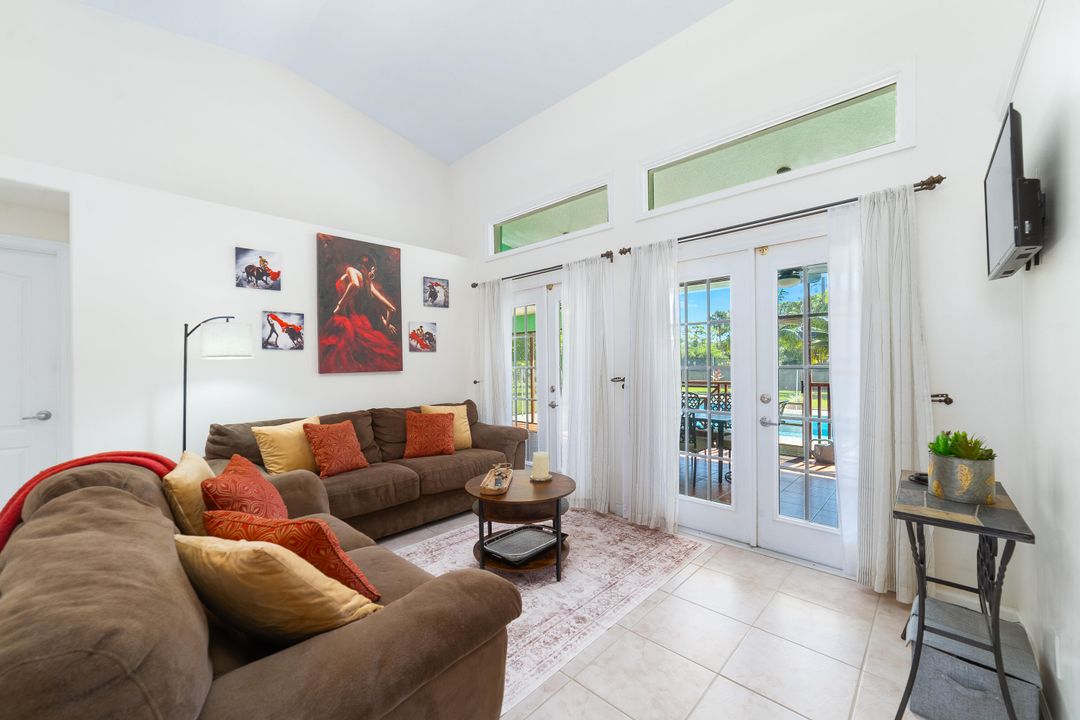 For Sale: $749,900 (3 beds, 2 baths, 2082 Square Feet)