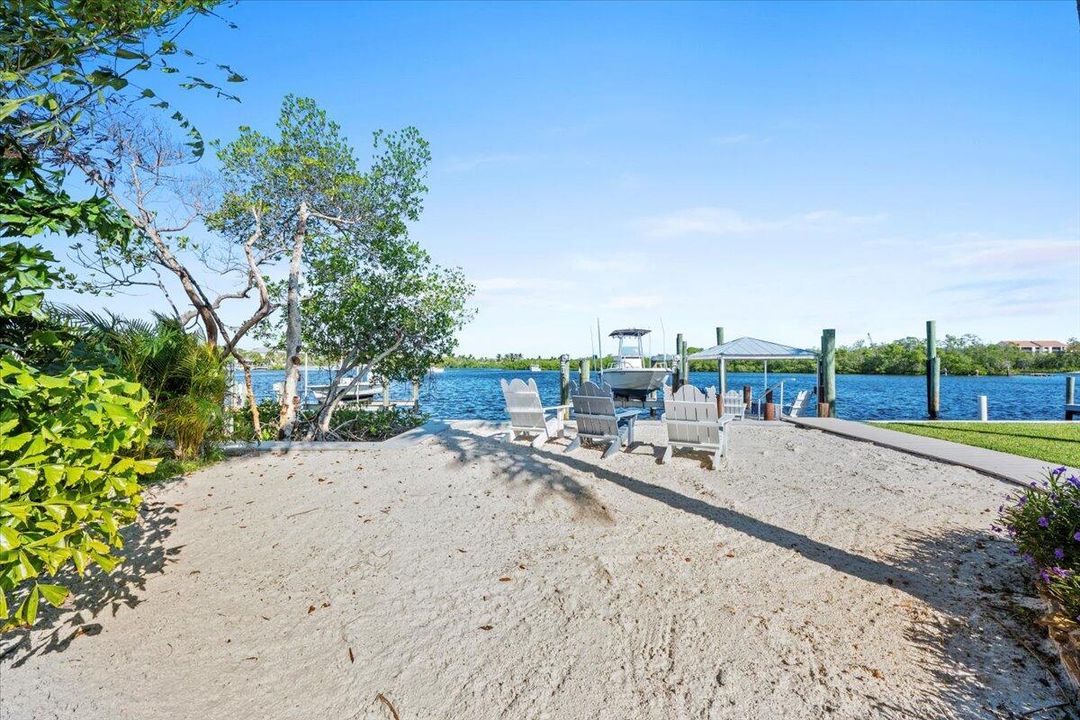 На продажу: $3,890,000 (3 спален, 2 ванн, 1702 Квадратных фут)