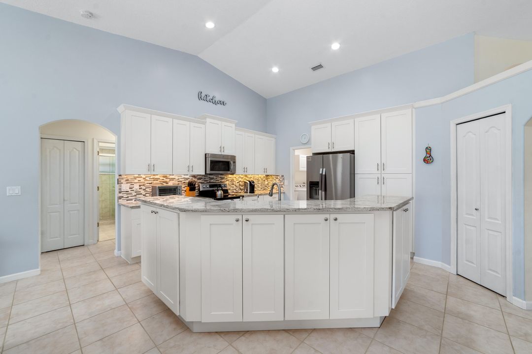 For Sale: $749,900 (3 beds, 2 baths, 2082 Square Feet)