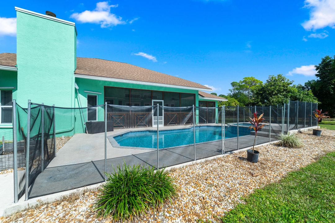 For Sale: $749,900 (3 beds, 2 baths, 2082 Square Feet)