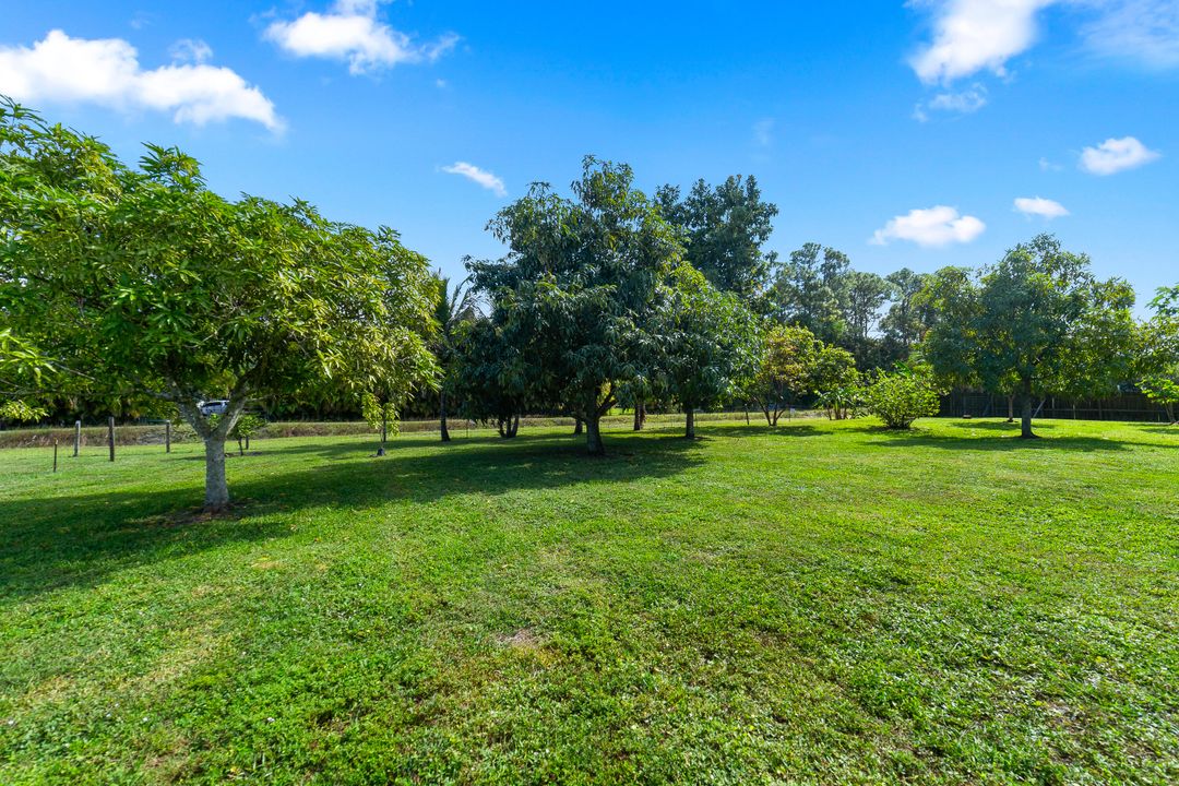 For Sale: $749,900 (3 beds, 2 baths, 2082 Square Feet)