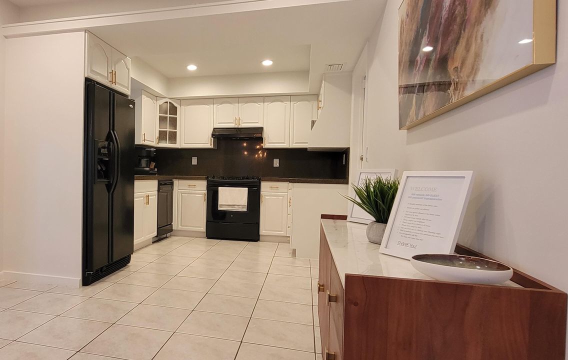 Activo con contrato: $5,400 (3 camas, 2 baños, 1609 Pies cuadrados)