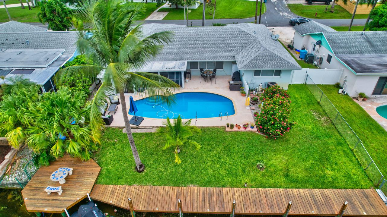 Activo con contrato: $5,400 (3 camas, 2 baños, 1609 Pies cuadrados)