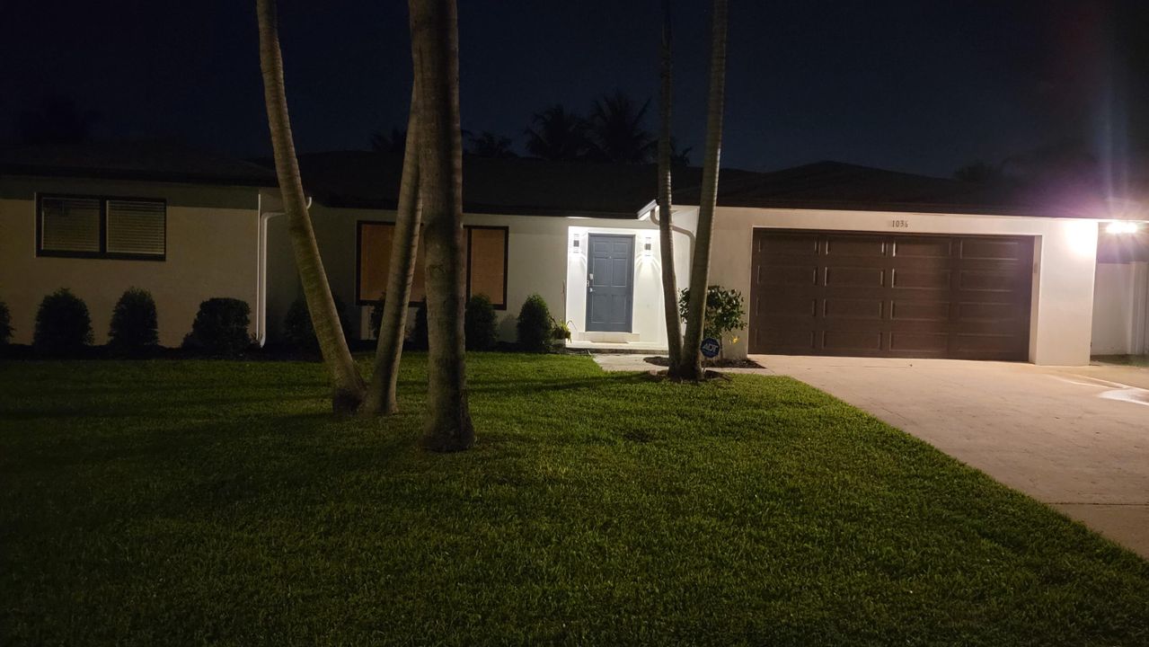 Activo con contrato: $5,400 (3 camas, 2 baños, 1609 Pies cuadrados)