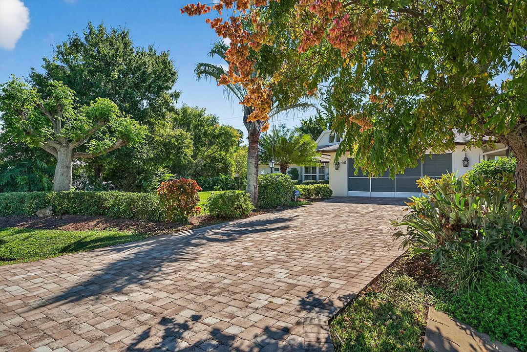 For Sale: $445,000 (3 beds, 2 baths, 2062 Square Feet)