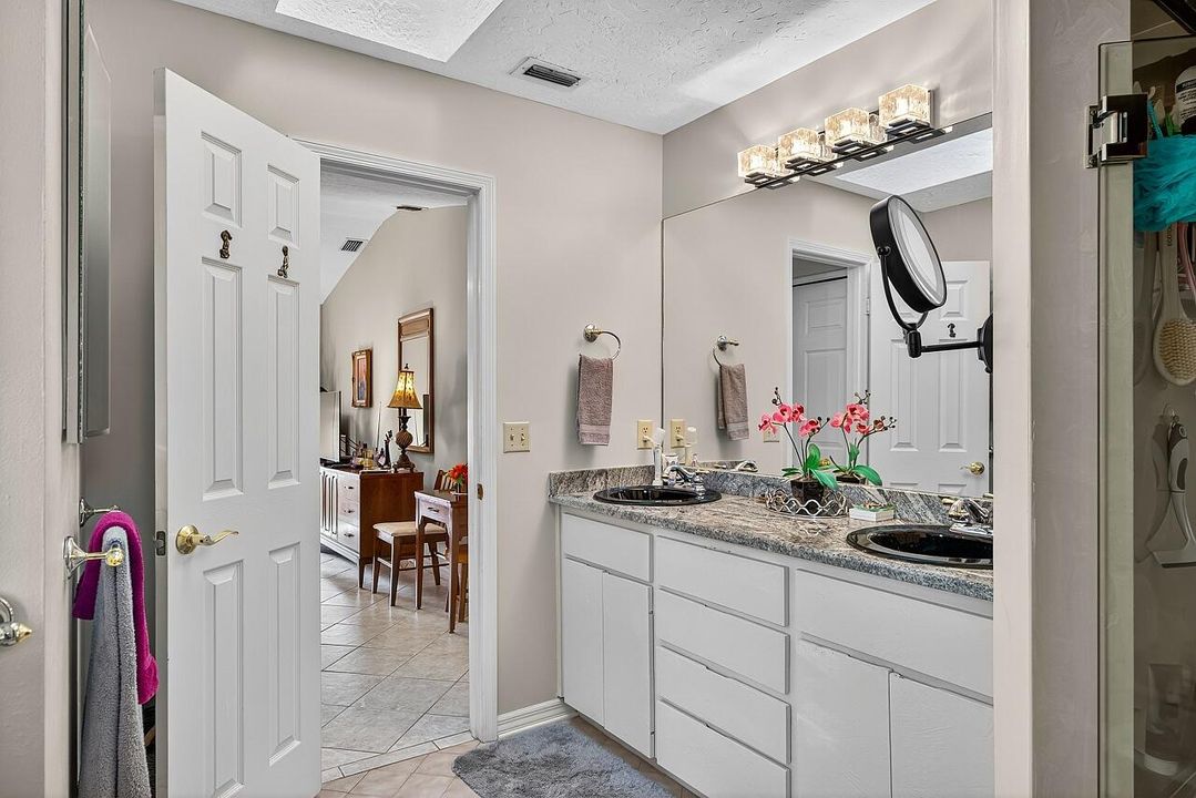 For Sale: $445,000 (3 beds, 2 baths, 2062 Square Feet)