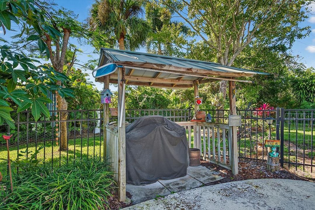 For Sale: $445,000 (3 beds, 2 baths, 2062 Square Feet)