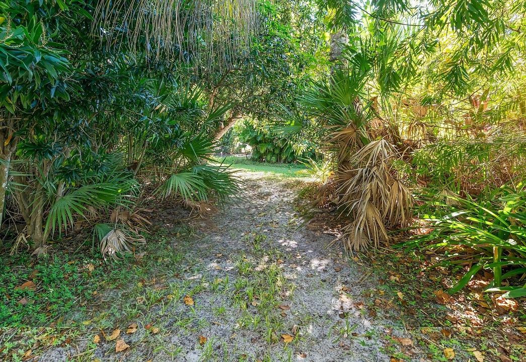 For Sale: $445,000 (3 beds, 2 baths, 2062 Square Feet)