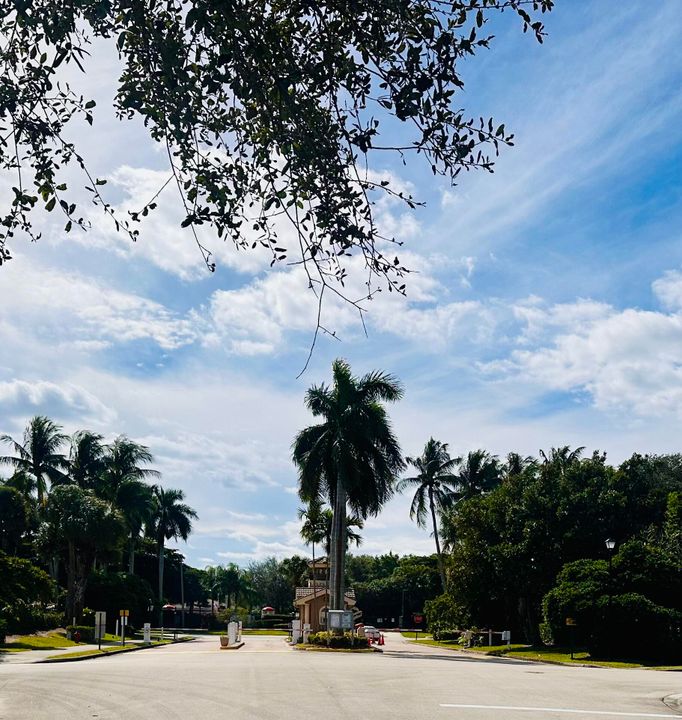 For Sale: $498,000 (4 beds, 2 baths, 1722 Square Feet)