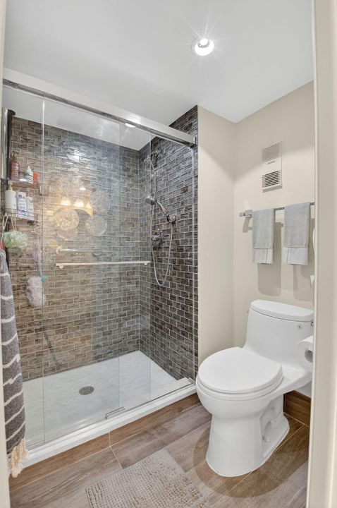 For Sale: $254,900 (2 beds, 2 baths, 1415 Square Feet)