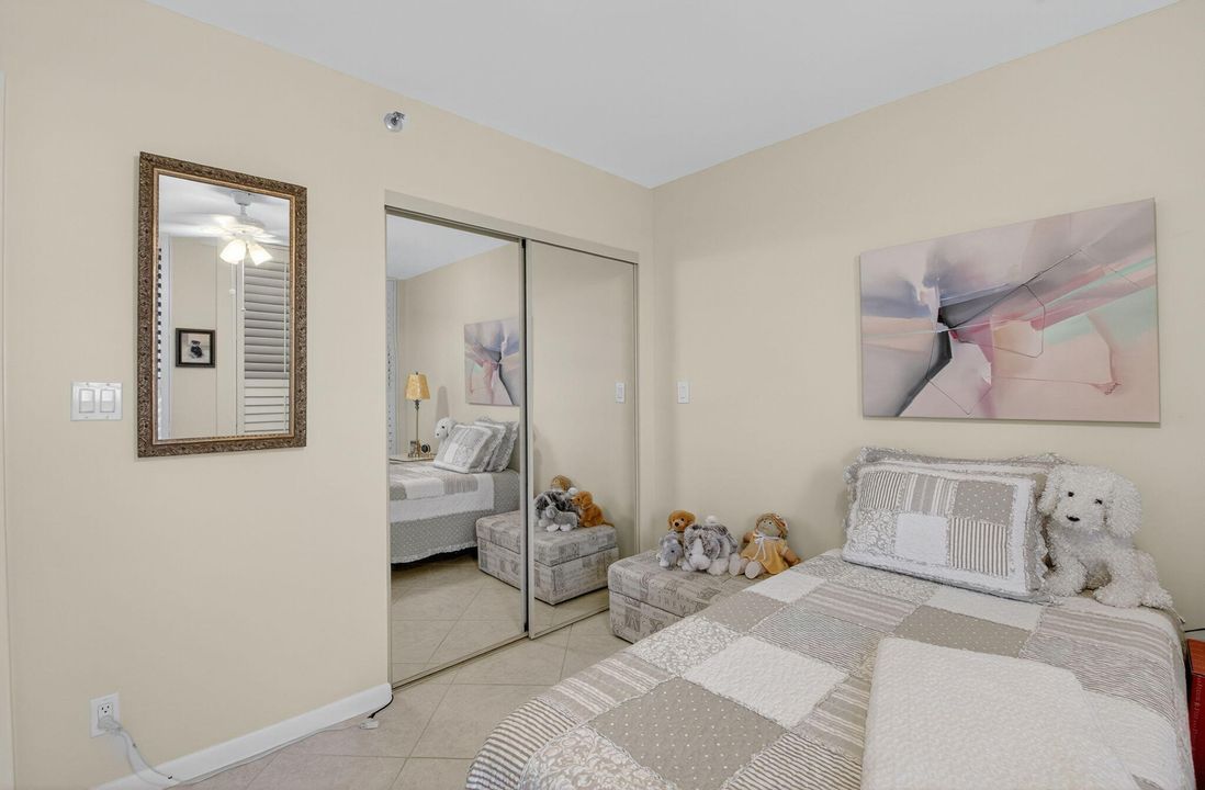 For Sale: $254,900 (2 beds, 2 baths, 1415 Square Feet)