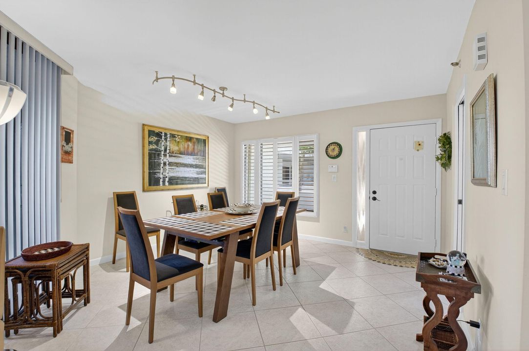 For Sale: $254,900 (2 beds, 2 baths, 1415 Square Feet)