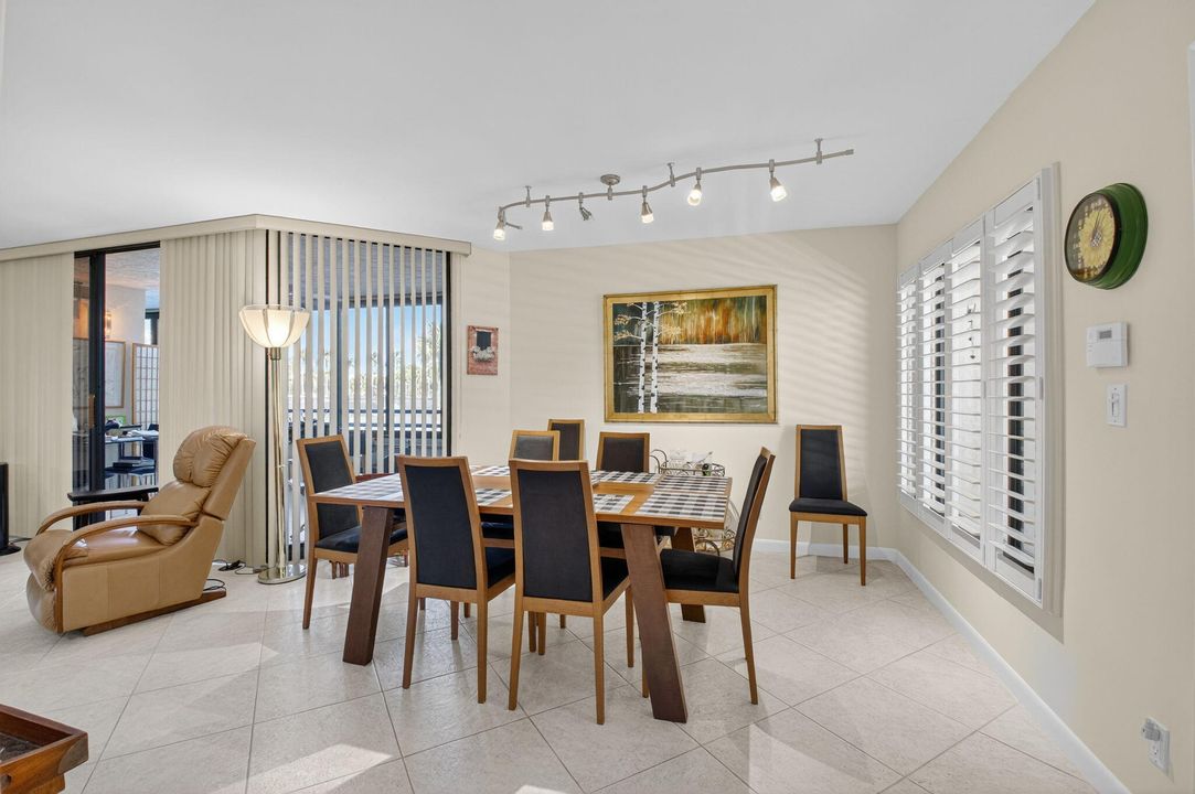 For Sale: $254,900 (2 beds, 2 baths, 1415 Square Feet)