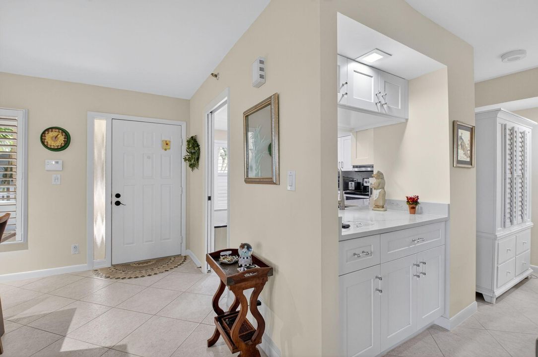 For Sale: $254,900 (2 beds, 2 baths, 1415 Square Feet)