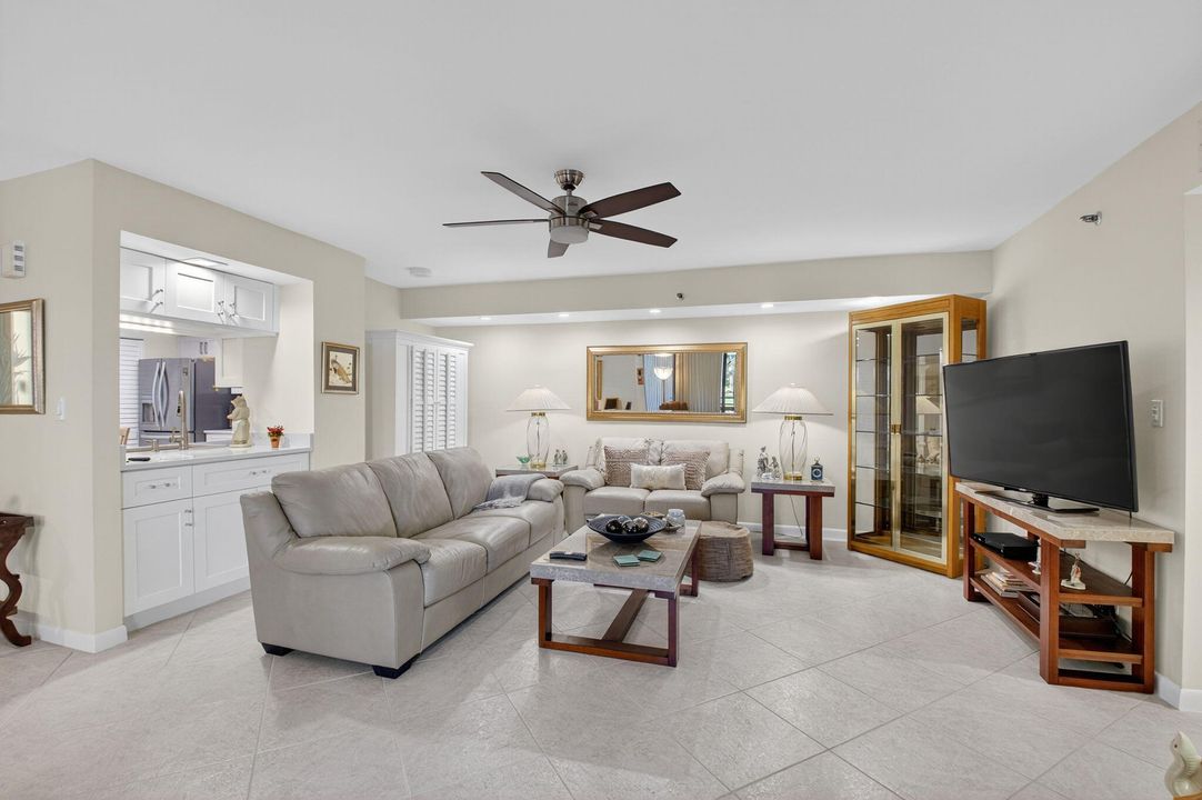 For Sale: $254,900 (2 beds, 2 baths, 1415 Square Feet)