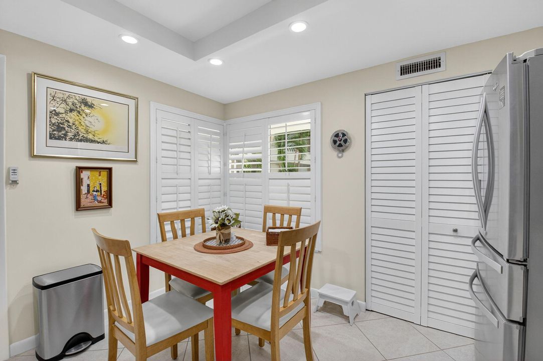 For Sale: $254,900 (2 beds, 2 baths, 1415 Square Feet)