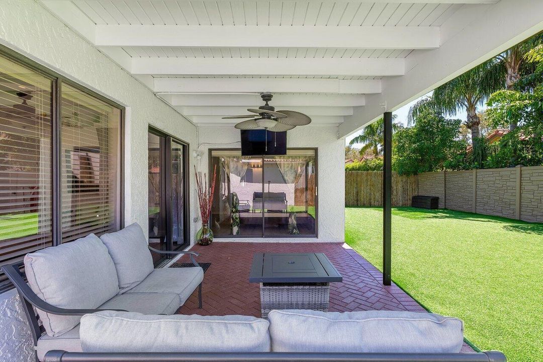 合同活跃: $4,000 (3 贝兹, 2 浴室, 1695 平方英尺)