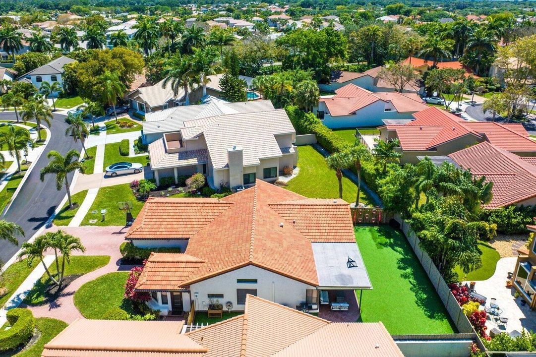 合同活跃: $4,000 (3 贝兹, 2 浴室, 1695 平方英尺)