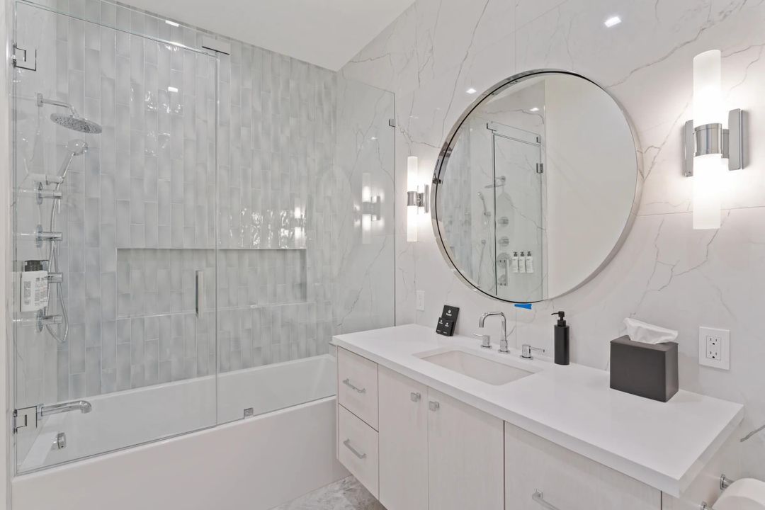 出租: $25,000 (4 贝兹, 5 浴室, 4617 平方英尺)