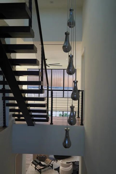 出租: $25,000 (4 贝兹, 5 浴室, 4617 平方英尺)