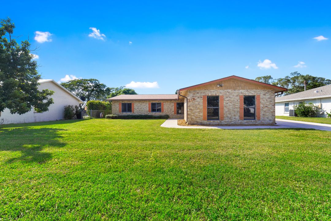 合同活跃: $530,000 (4 贝兹, 2 浴室, 1785 平方英尺)