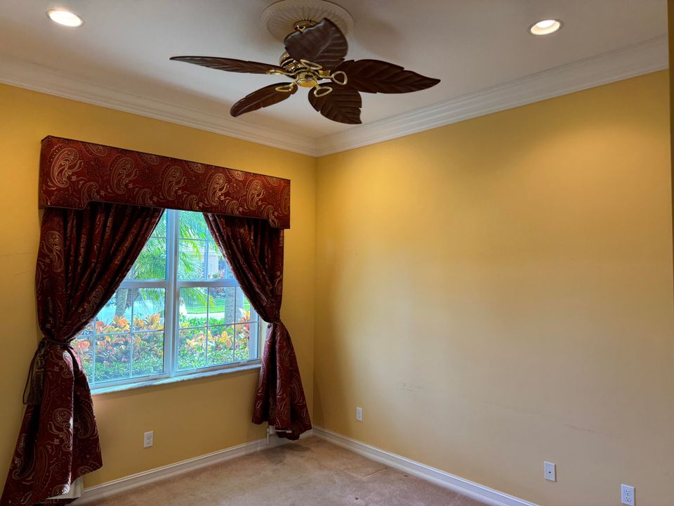 Activo con contrato: $799,000 (4 camas, 2 baños, 2678 Pies cuadrados)