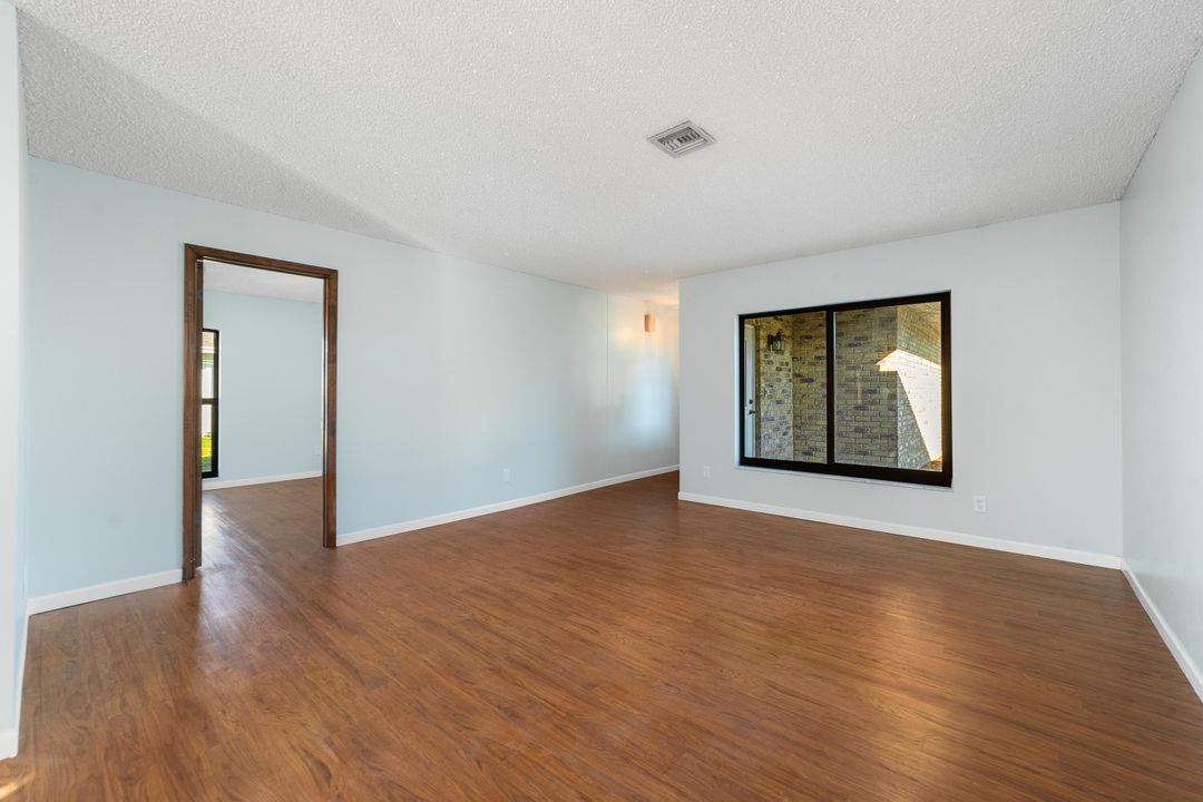 合同活跃: $530,000 (4 贝兹, 2 浴室, 1785 平方英尺)