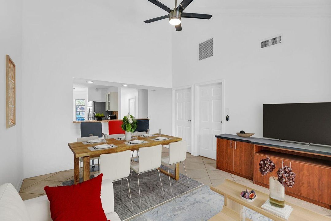 Active With Contract: $399,500 (2 beds, 2 baths, 1109 Square Feet)